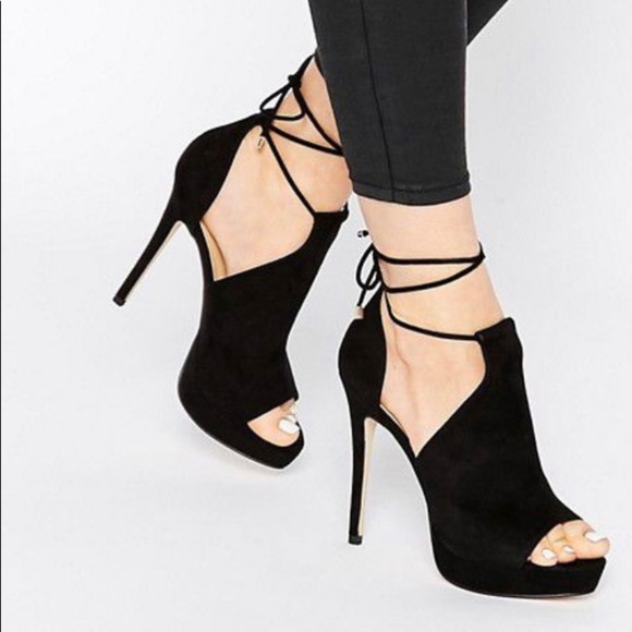Aldo Heels. size 7.5. Suede material